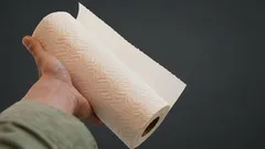 7 Oberflächen, die Sie auf keinen Fall mit Papiertüchern oder Servietten abwischen sollten