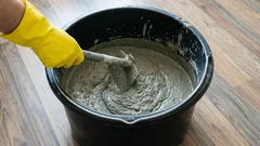 Wasser in den Zement oder umgekehrt? So merken Sie sich die richtige Methode zum Anmischen von Mörtel